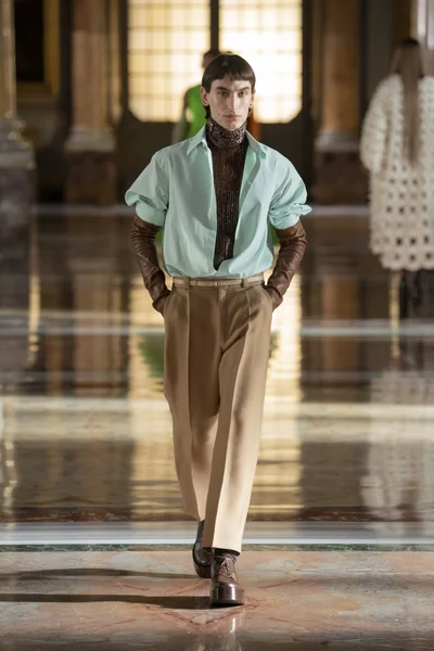Look 29